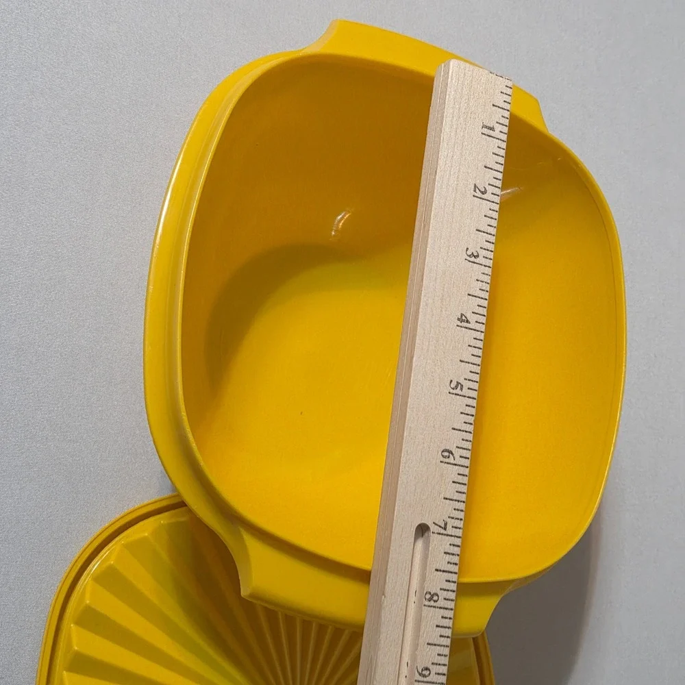 Tupperware‎ Servalier Bowl Men  Yellow Vintage Sunburst Lid 837-6